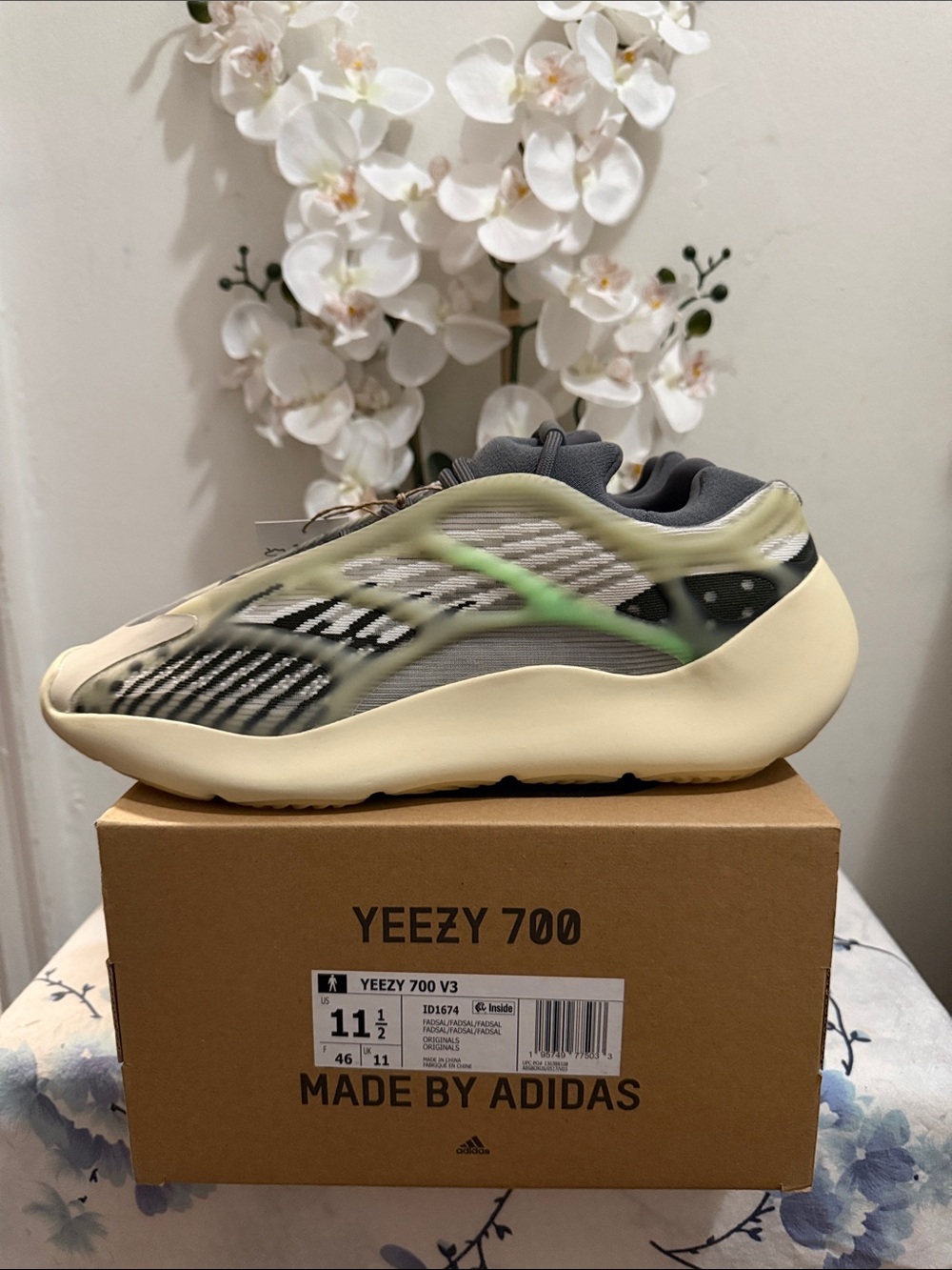Yeezy 700 V3 Gray and Cream Slip-On Sneakers